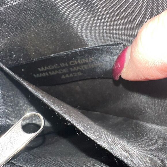 Kenneth Cole Reaction Snow Leopard Zip Around Wallet - Picture 8 of 8